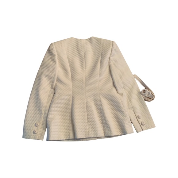 Oscar de la Renta Suit - Picture 4 of 6